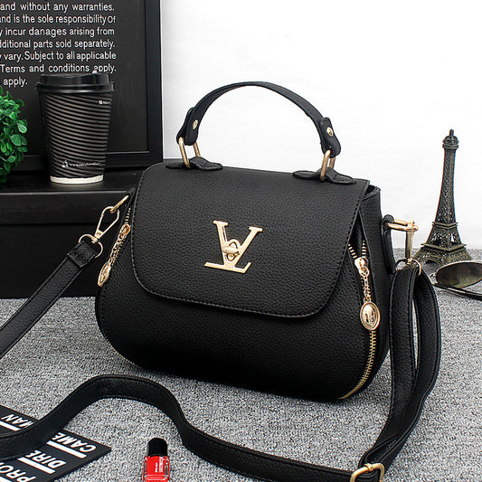 Bags 2020 New Female Bag Portable Small Bag Japanese And Korean Version Of The Simple V-shaped Small Square Bag Trendy Shoulder Bag Messenger Bag